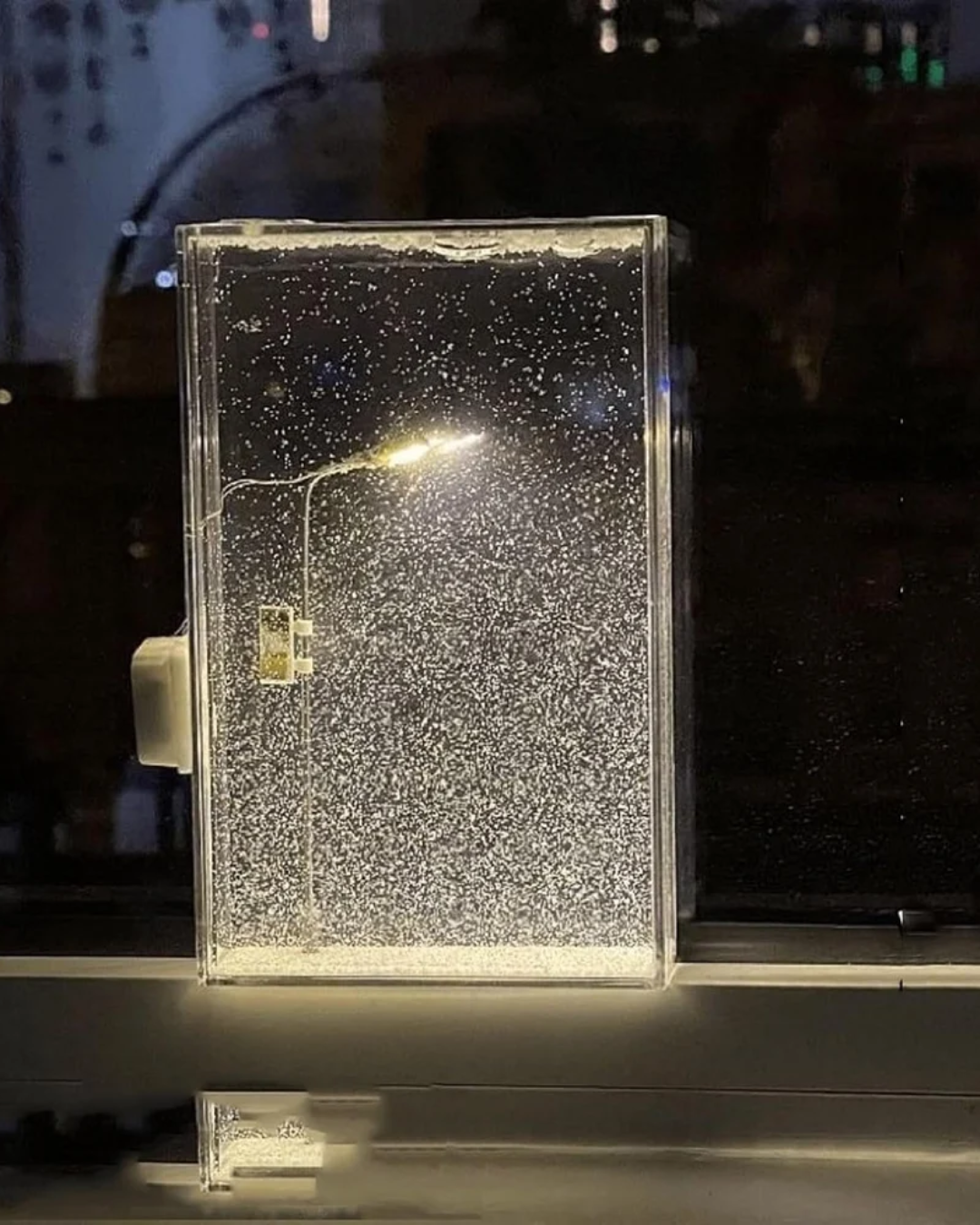 SnowGlow™ Falling Snow LED Mood Lamp